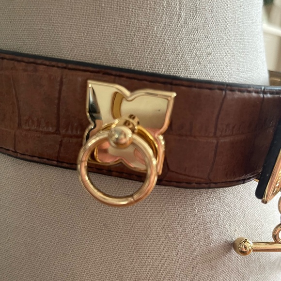 BCBGMaxAzria Croco Design Belt with Decorative Gold Buckle and Chain Detail - Picture 4 of 8